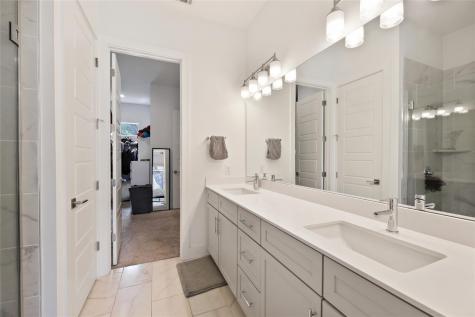 904 Catalpa Street Austin TX 78702