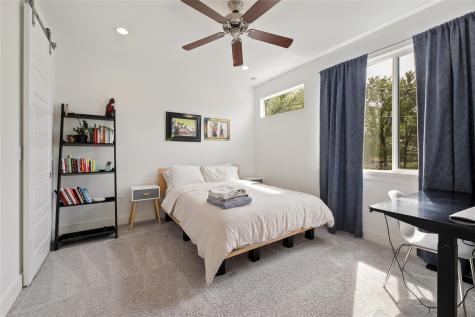 904 Catalpa Street Austin TX 78702