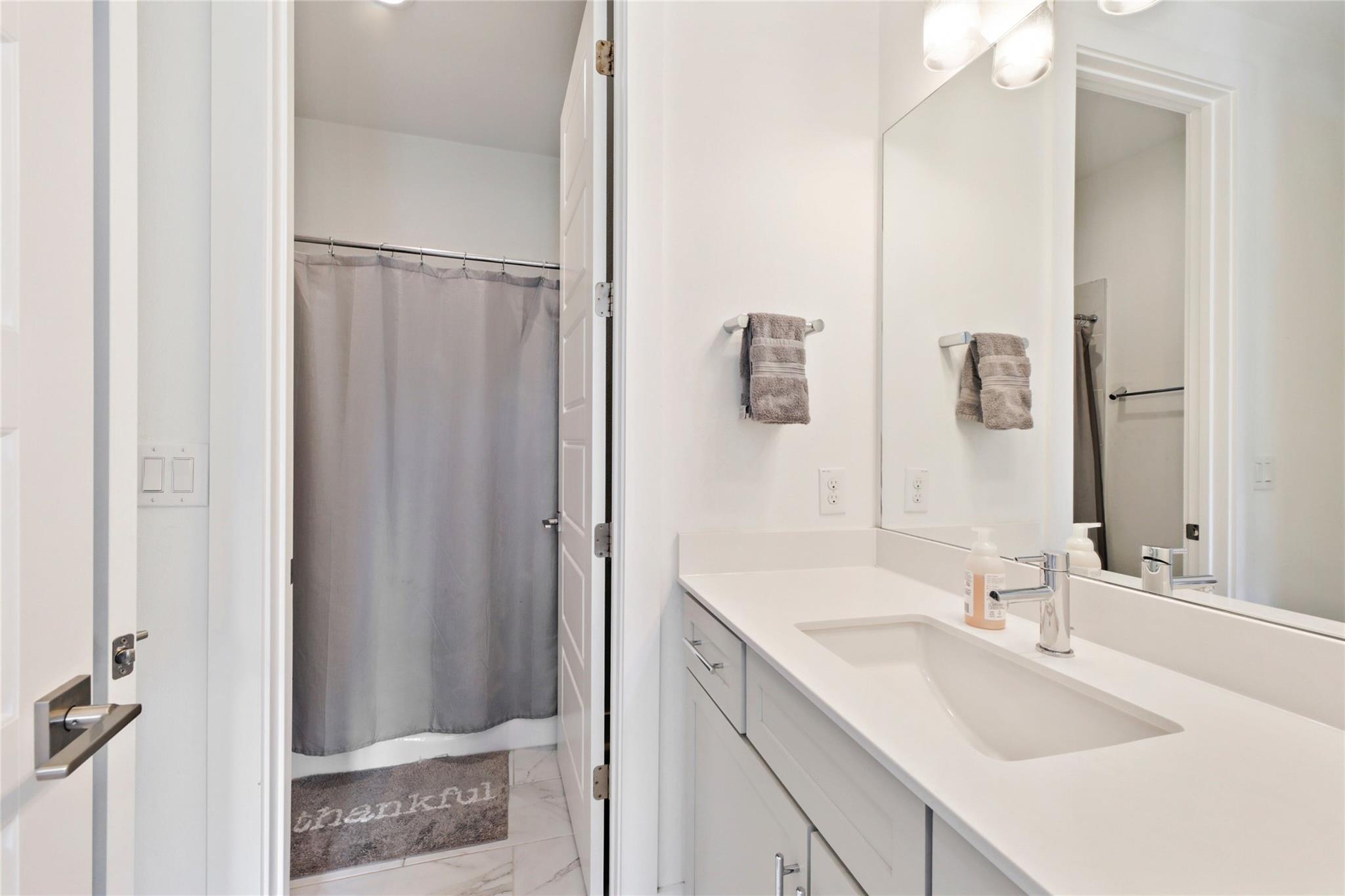 904 Catalpa Street Austin TX 78702