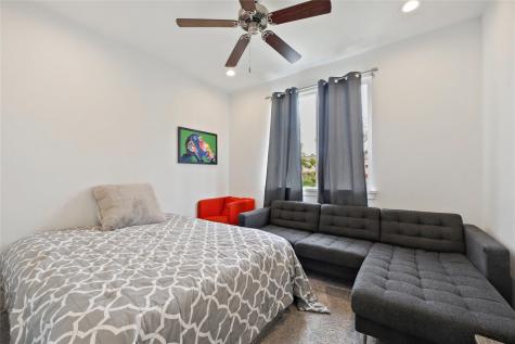 904 Catalpa Street Austin TX 78702
