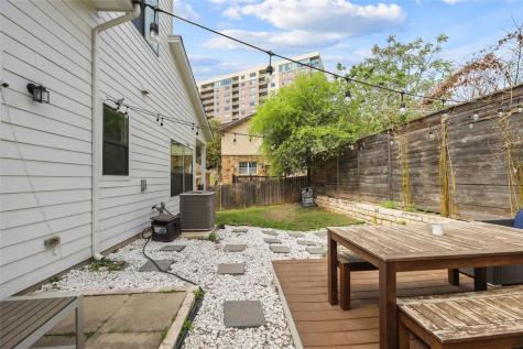 904 Catalpa Street Austin TX 78702