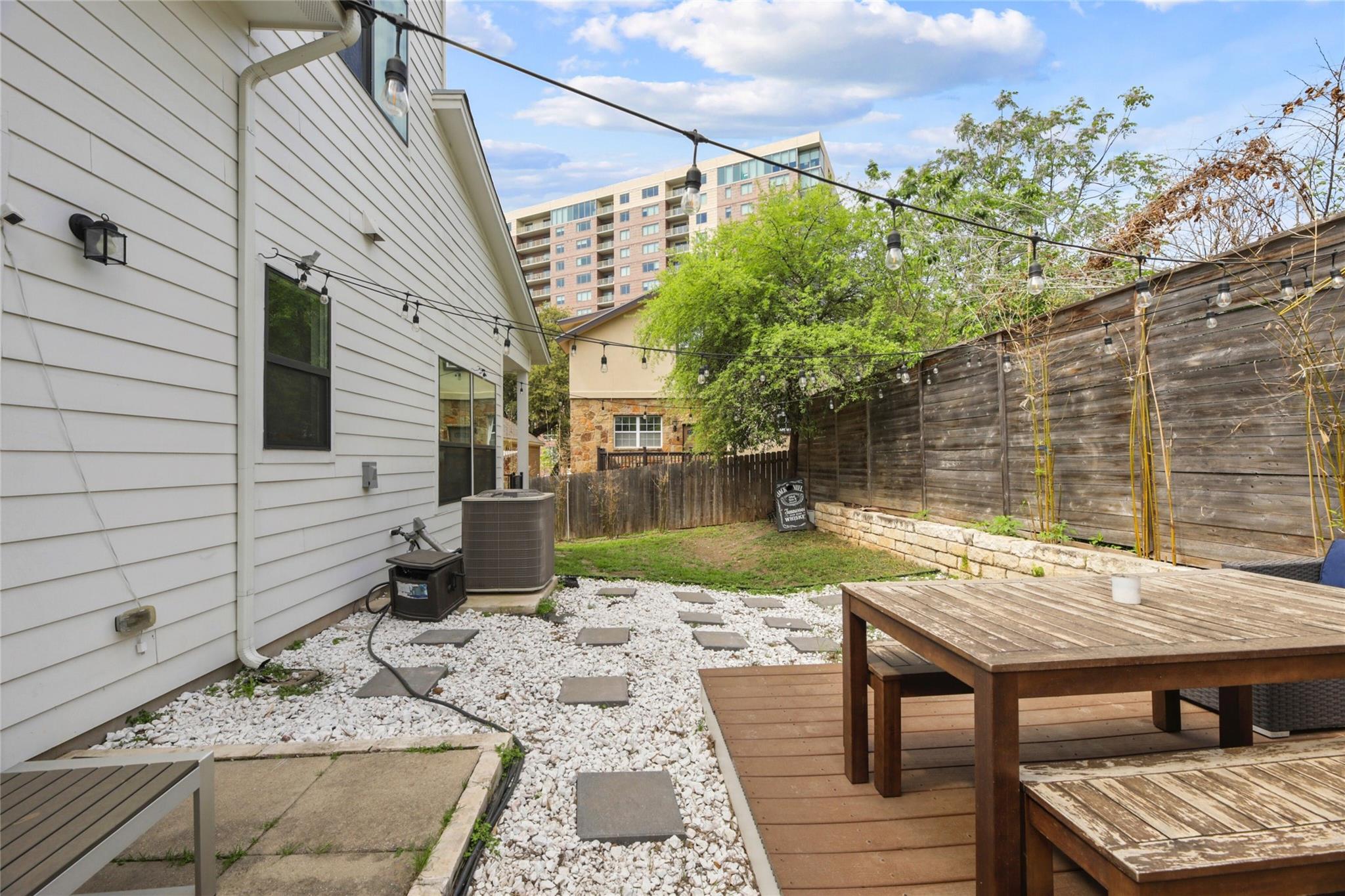 904 Catalpa Street Austin TX 78702