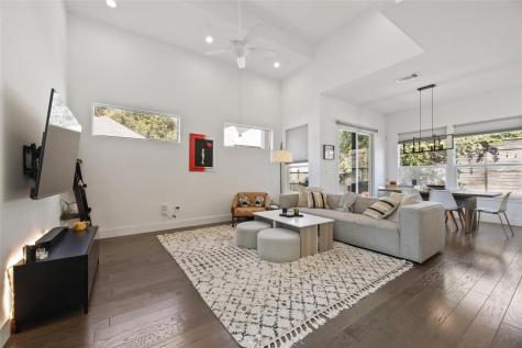 904 Catalpa Street Austin TX 78702