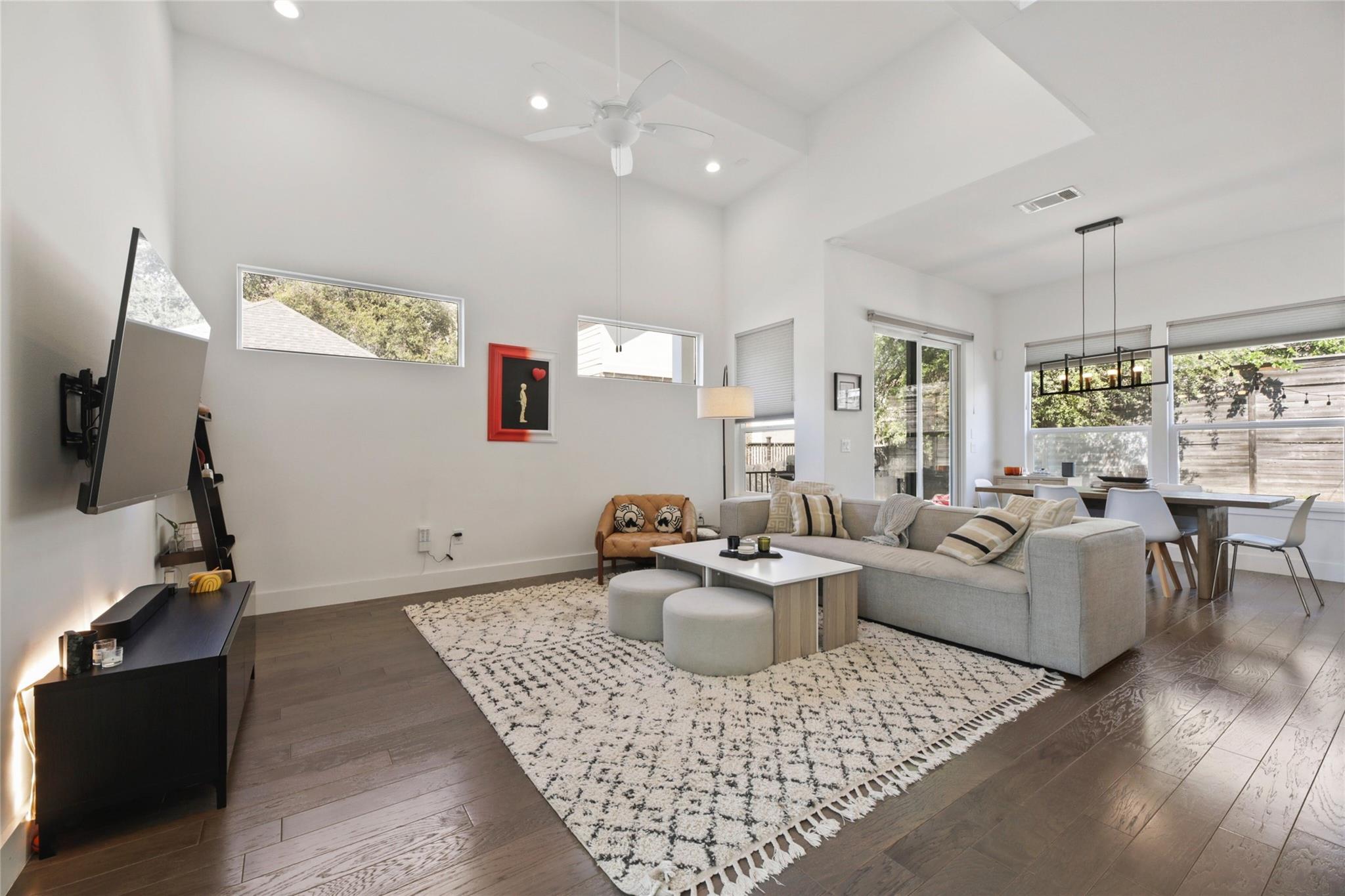 904 Catalpa Street Austin TX 78702