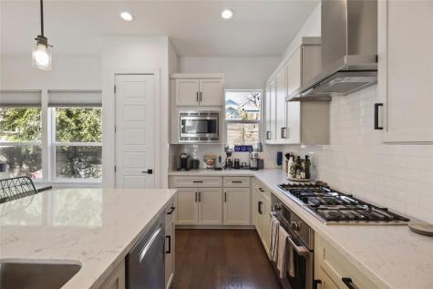 904 Catalpa Street Austin TX 78702