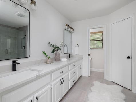9305 Rolling Oaks Trail Austin TX 78750