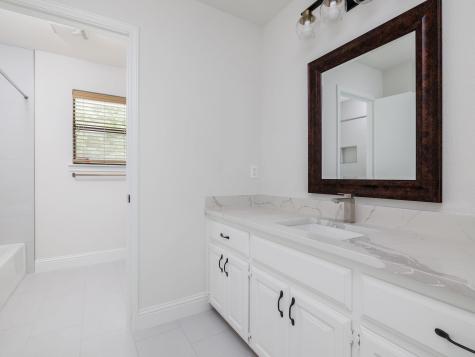 9305 Rolling Oaks Trail Austin TX 78750