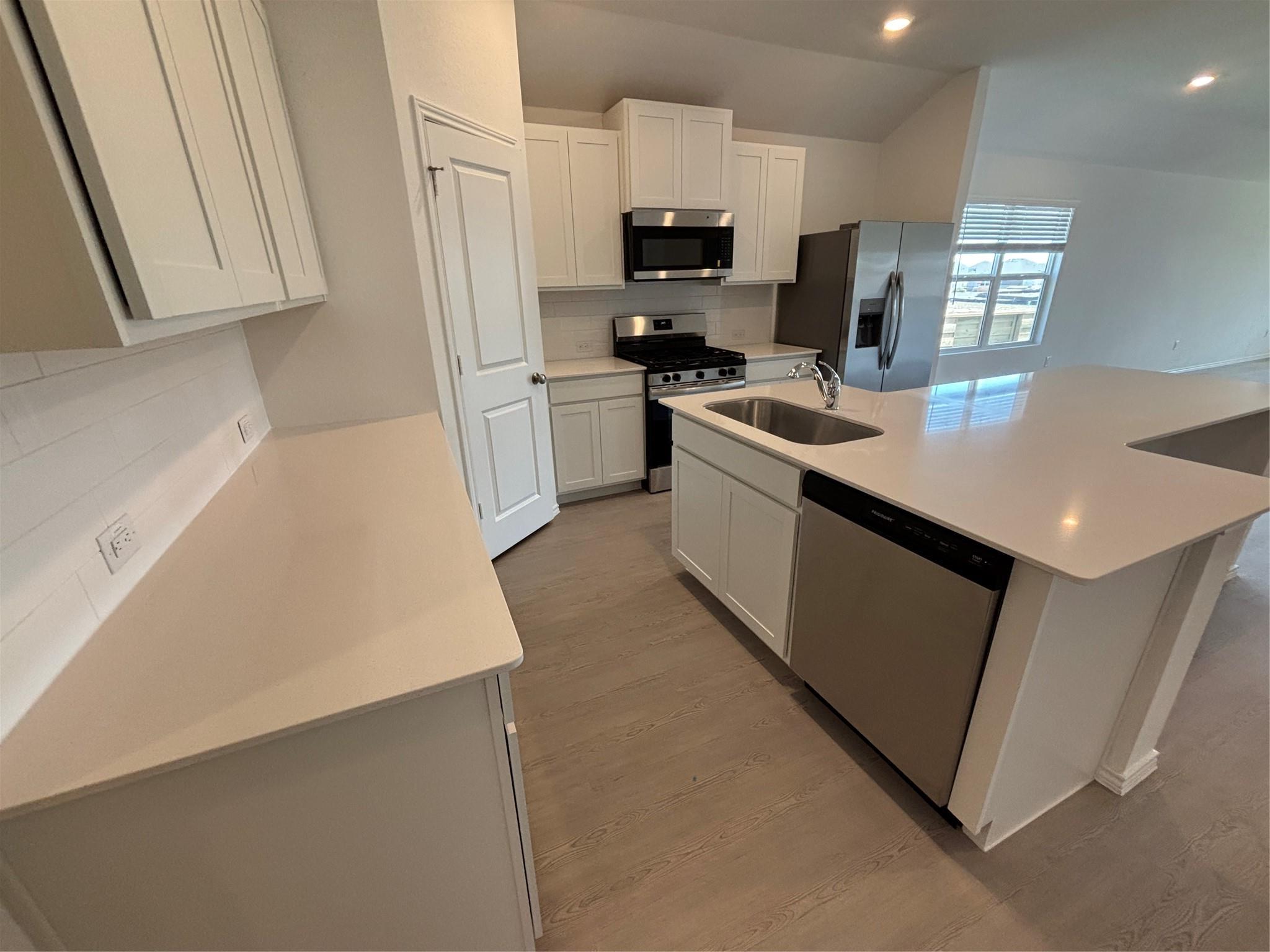 3262 Everett Kyle TX 78640