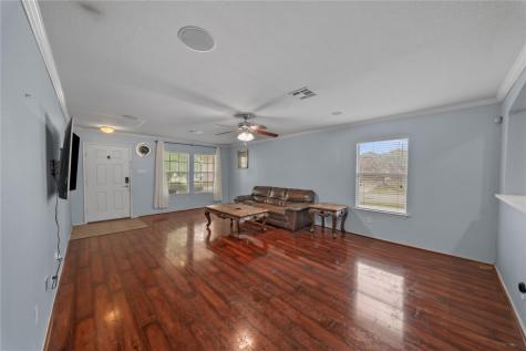 111 Lynn Crest Bend Buda TX 78610