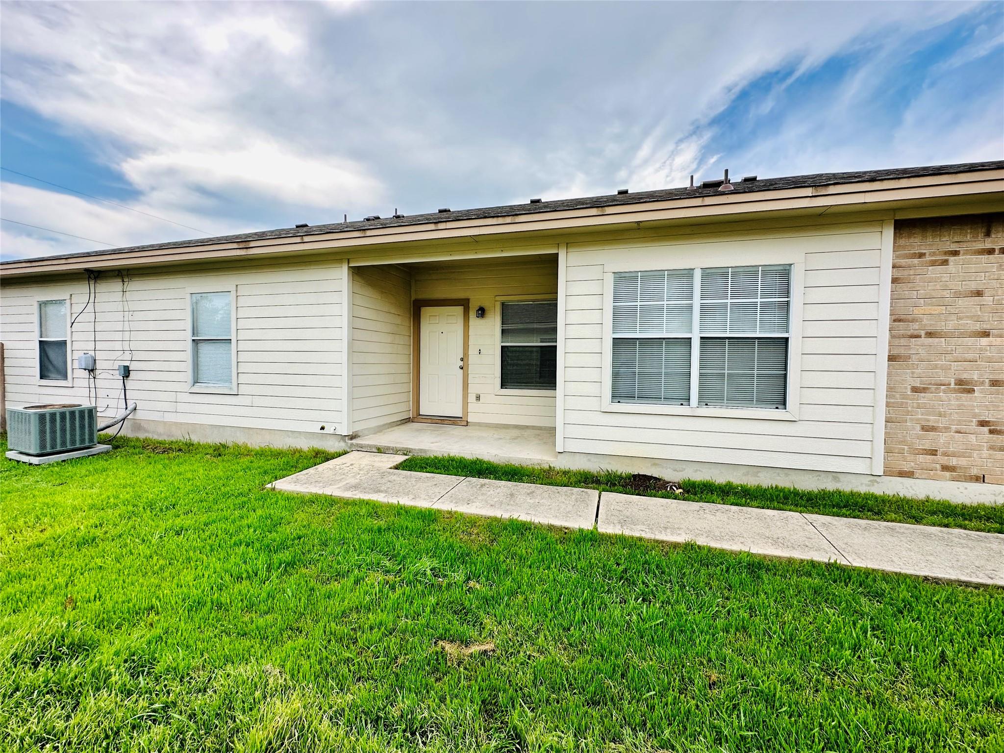222 Marvin Cove Hutto TX 78634