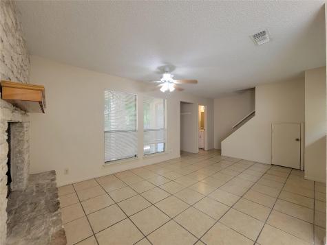 2804 Bull Run Taylor TX 76574