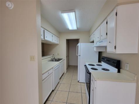 2804 Bull Run Taylor TX 76574