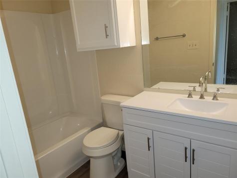 2804 Bull Run Taylor TX 76574