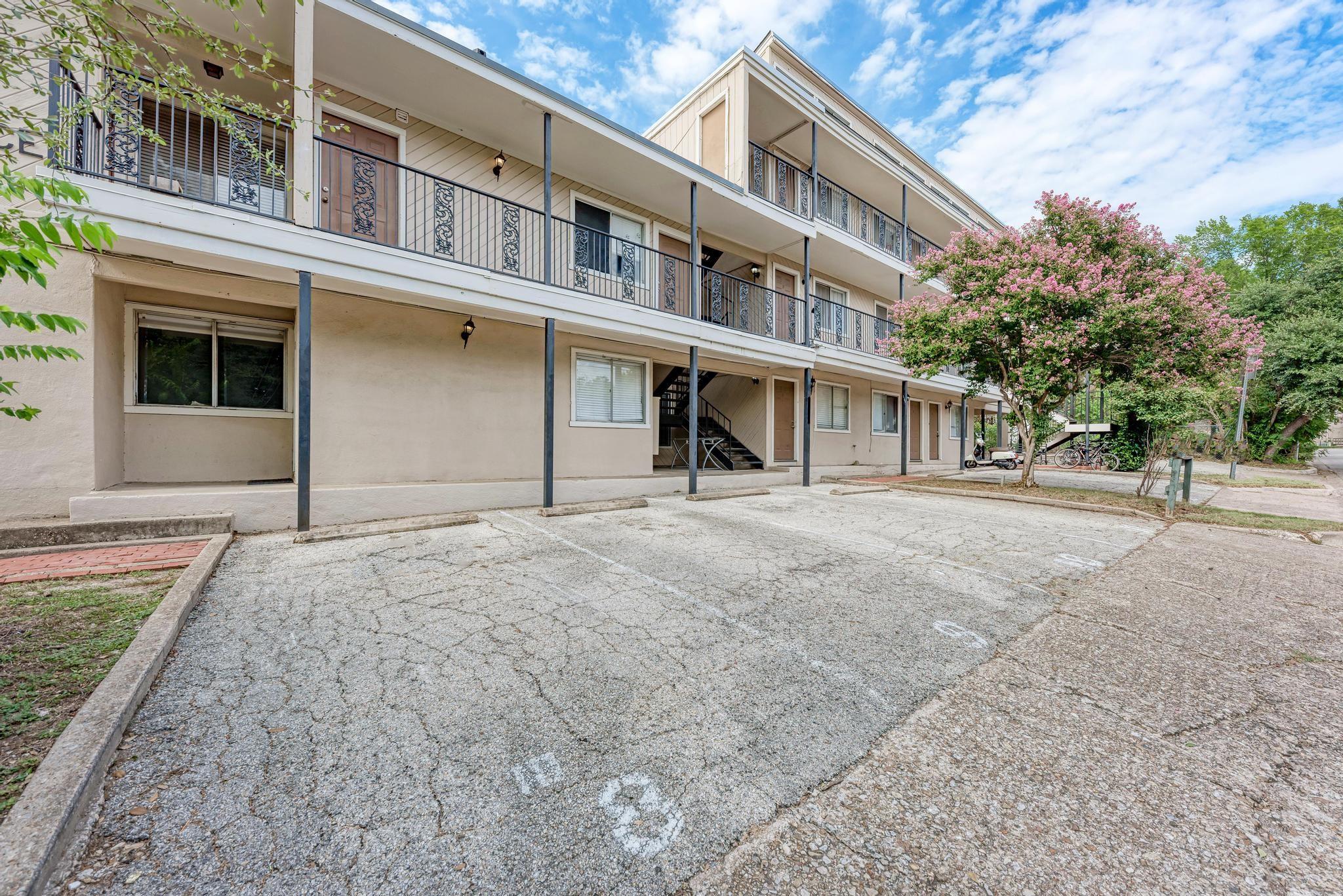 1010 W 23rd Street Austin TX 78705