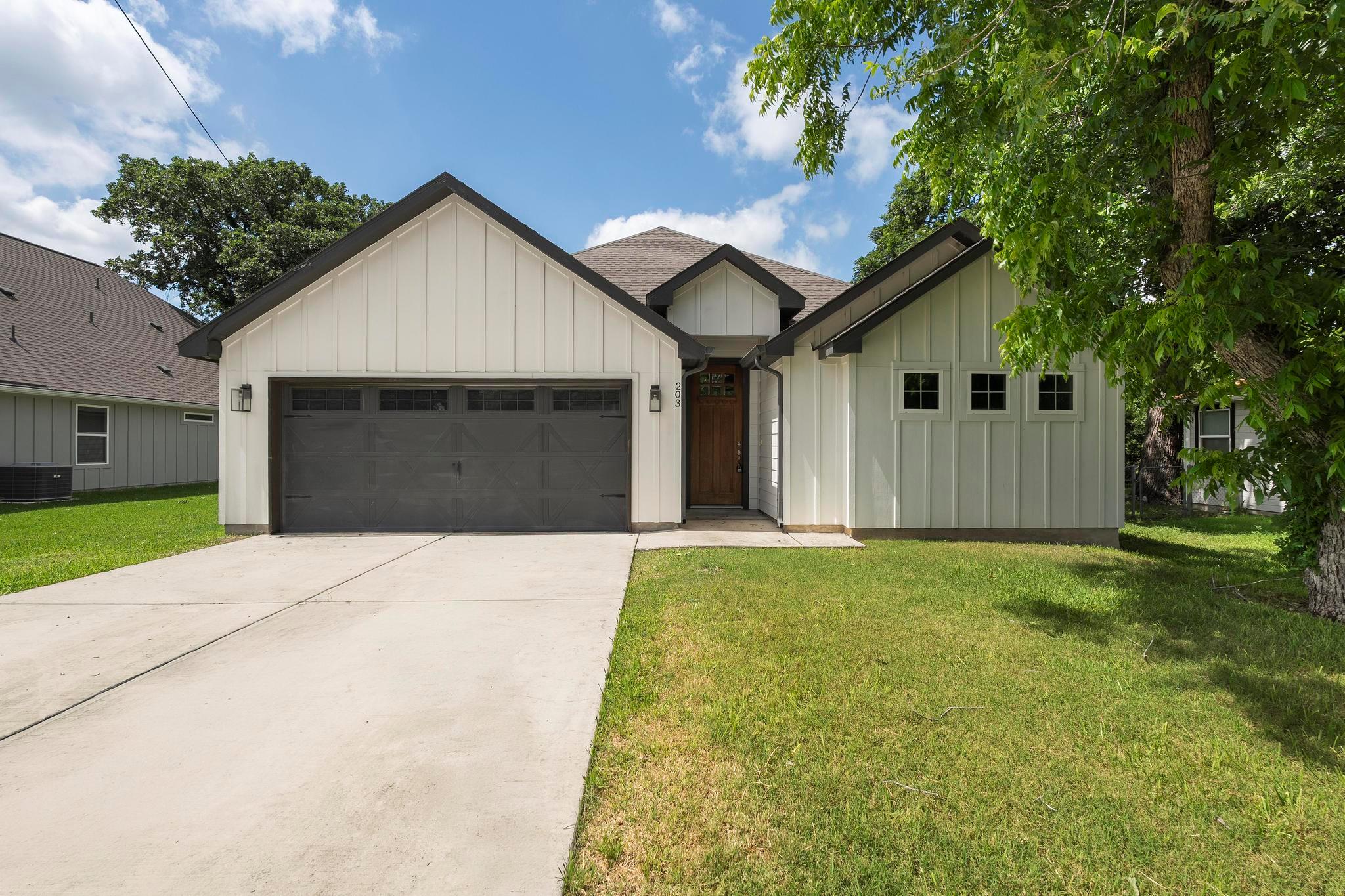 203 E Salty Street Thorndale TX 76577