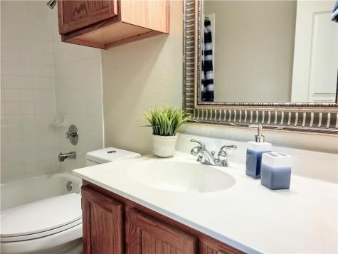 1009 Horseman Cove Round Rock TX 78665
