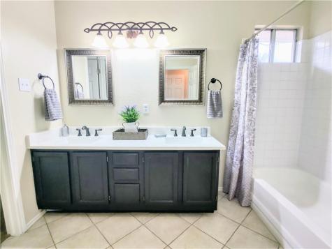 1009 Horseman Cove Round Rock TX 78665