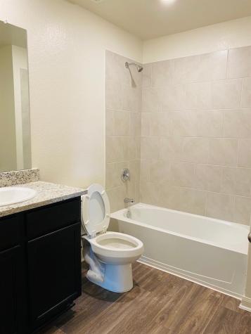 1017 Riverdale Cove Jarrell TX 76537