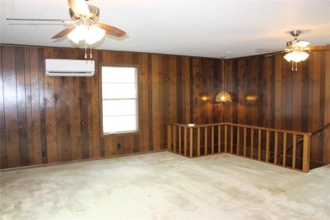 1010 W Live Oak Street Lockhart TX 78644