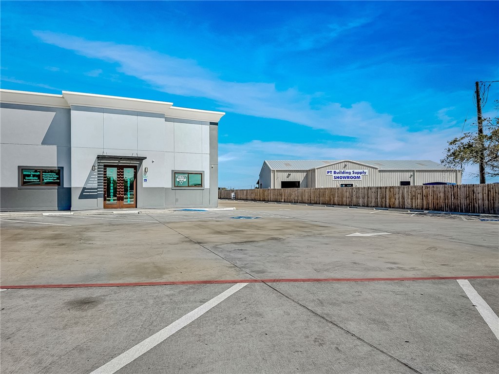 2510 London Pirate 33 B Corpus Christi TX 78415