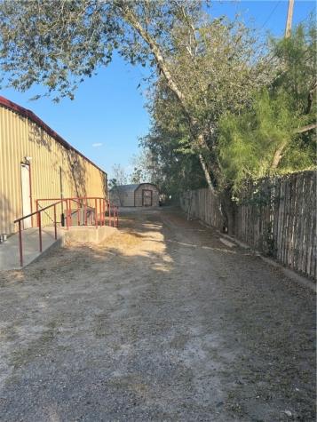 1881 S Reynolds Street Alice TX 78332