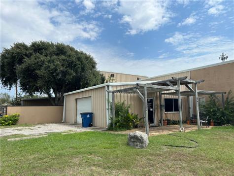 321 5th Avenue Portland TX 78374