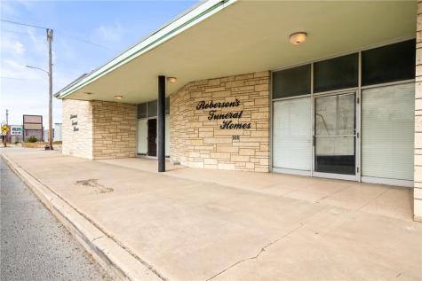 222 W Thornton Street W Three Rivers TX 78071