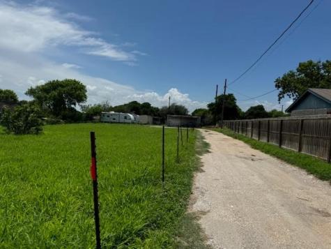 140 Doyle Drive Portland TX 78374