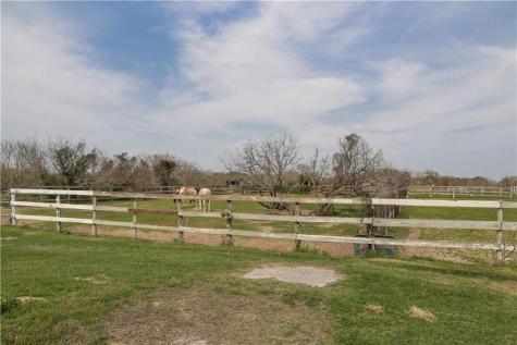 1818 Caribbean Drive Corpus Christi TX 78418