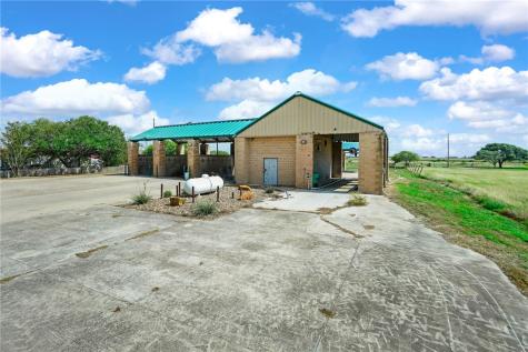 547 E Orange Avenue Orange Grove TX 78372
