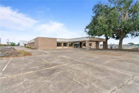 1126 Airport Road Alice TX 78332