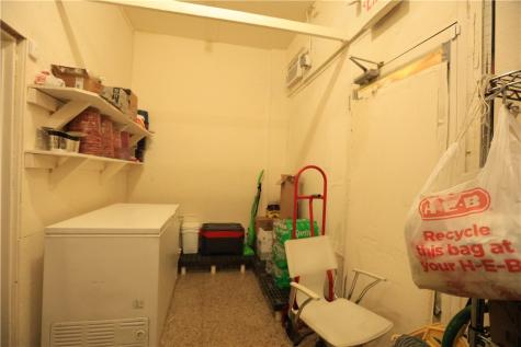 73 S Wright Street Alice TX 78332
