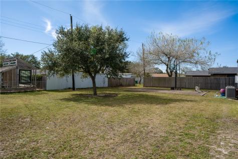806 Locke Street Woodsboro TX 78393