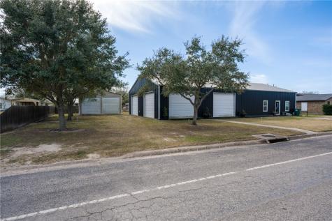 806 Locke Street Woodsboro TX 78393