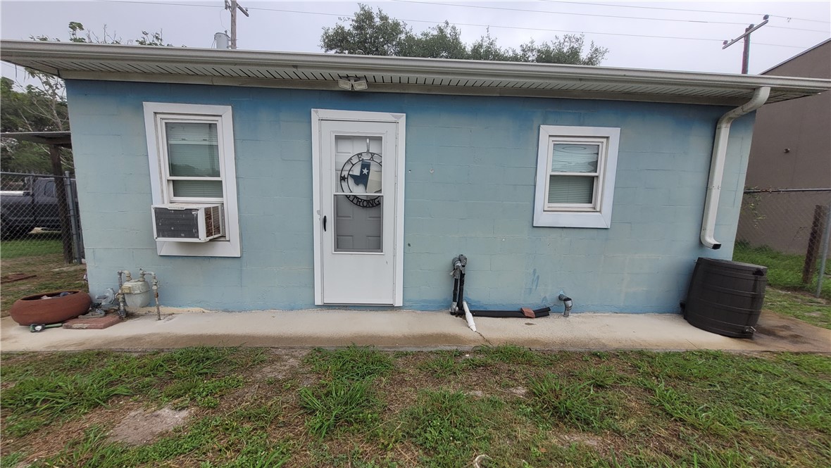 108 N Hood Street Rockport TX 78382