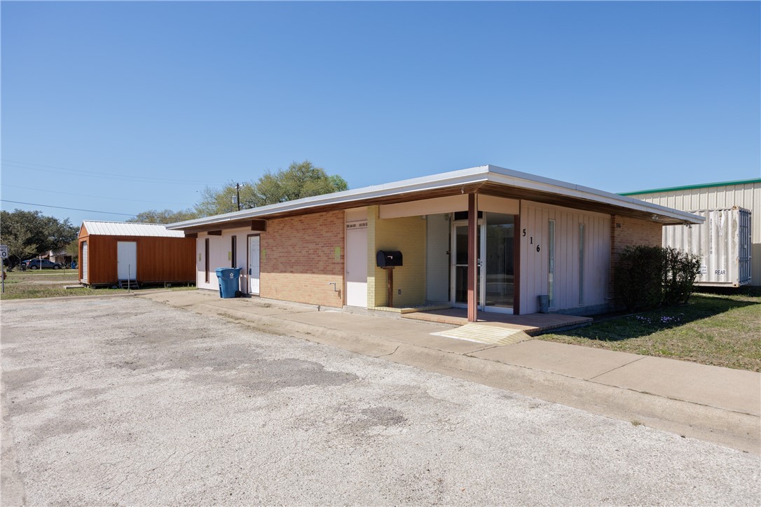 516 S San Patricio Street Sinton TX 78387