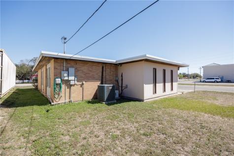 516 S San Patricio Street Sinton TX 78387