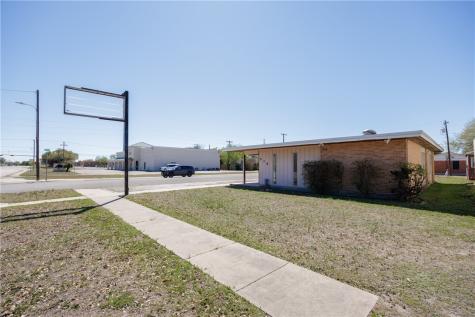 516 S San Patricio Street Sinton TX 78387