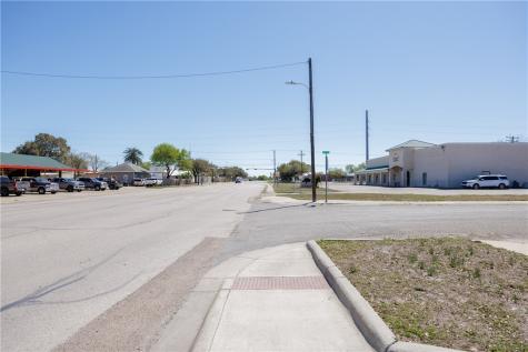 516 S San Patricio Street Sinton TX 78387