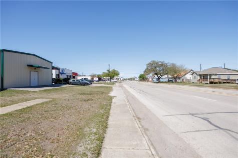 516 S San Patricio Street Sinton TX 78387