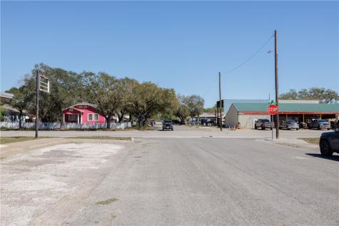 516 S San Patricio Street Sinton TX 78387