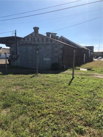 300 W Sinton Street Sinton TX 78387