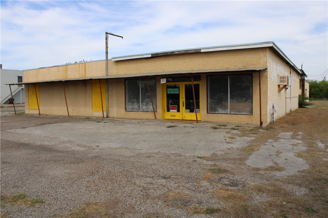 1508 S 6th Street Kingsville TX 78363