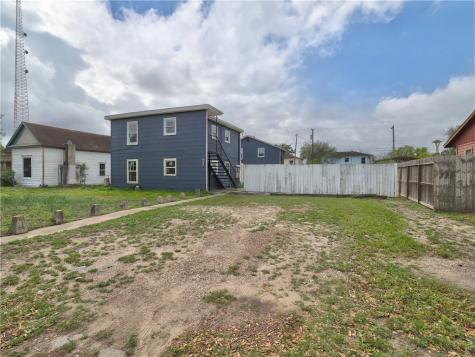 307 W Lee Avenue Kingsville TX 78363