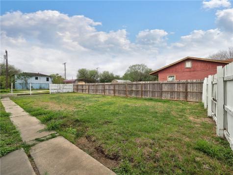 307 W Lee Avenue Kingsville TX 78363