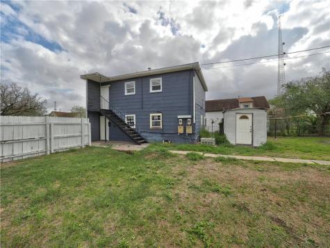 307 W Lee Avenue Kingsville TX 78363
