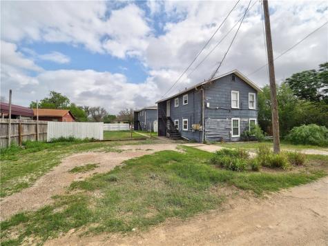 307 W Lee Avenue Kingsville TX 78363