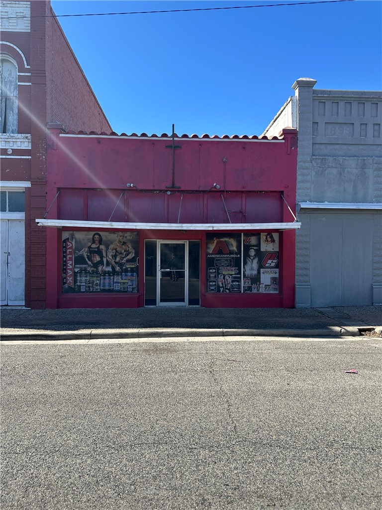 319 N Washington Street Beeville TX 78102