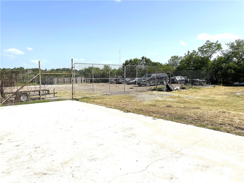710 Katzfey Drive George West TX 78022