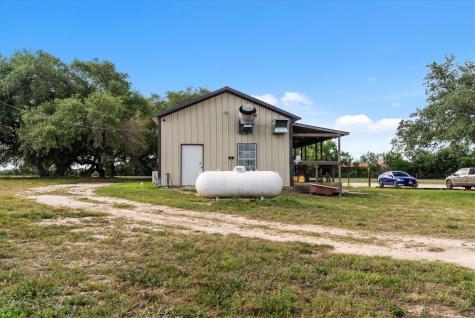 404 W Fm 351 Beeville TX 78102